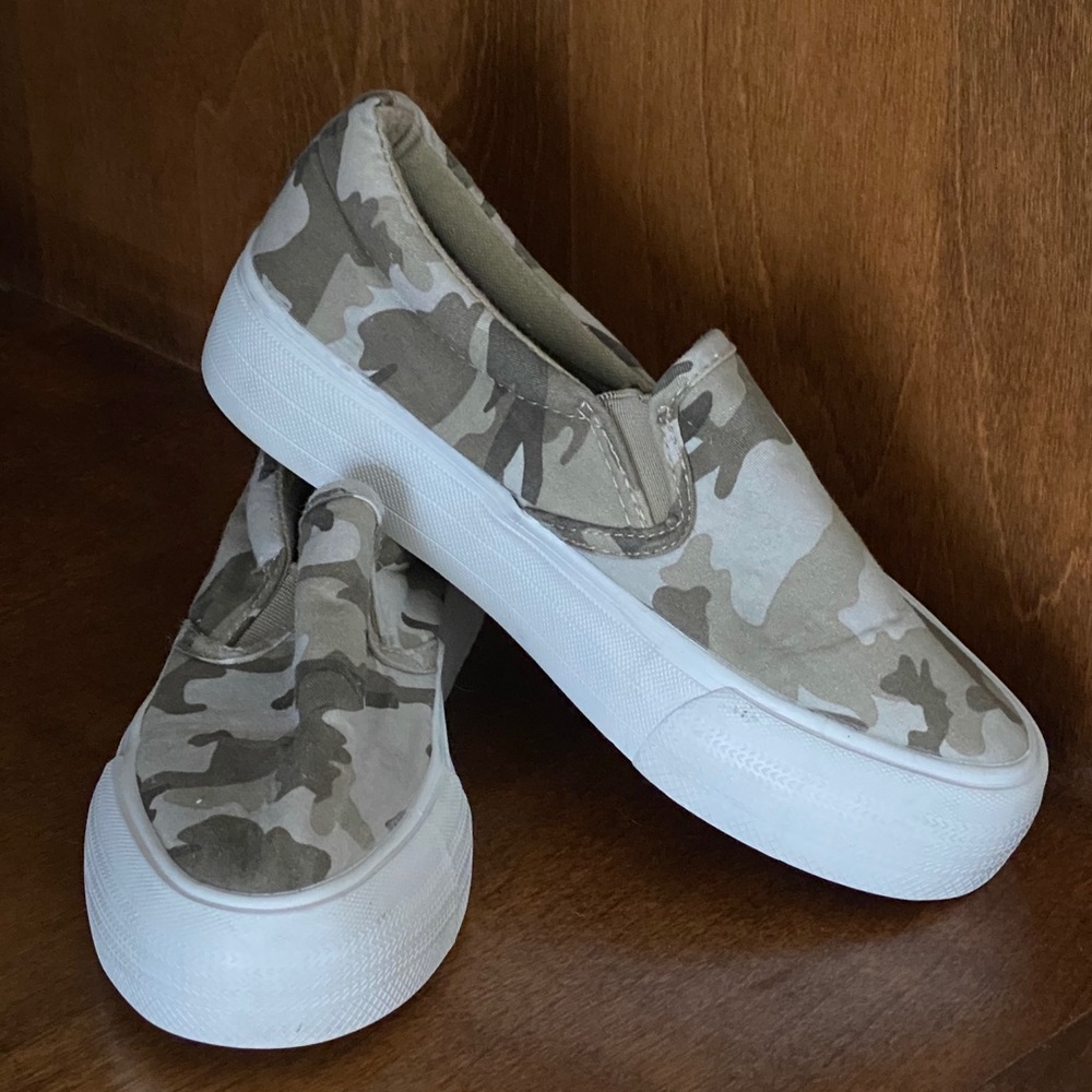Restricted sz 6 camo slip on sneakers